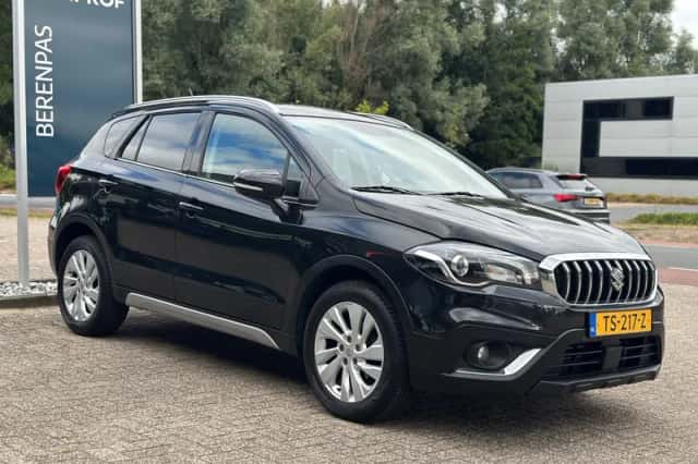 Suzuki S-Cross (2018) thumbnail 6