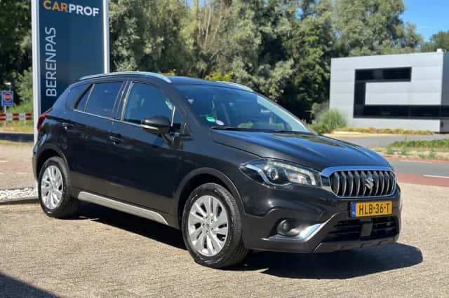 Suzuki S-Cross (2019) thumbnail 5