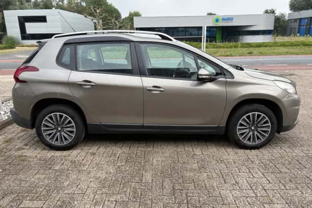 Peugeot 2008 (2016) thumbnail 4