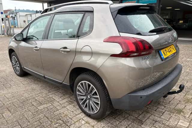 Peugeot 2008 (2016) thumbnail 6