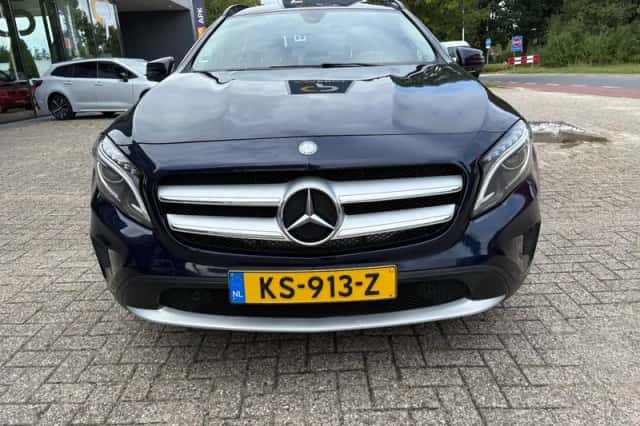 Mercedes-Benz GLA-Klasse (2016) thumbnail 2