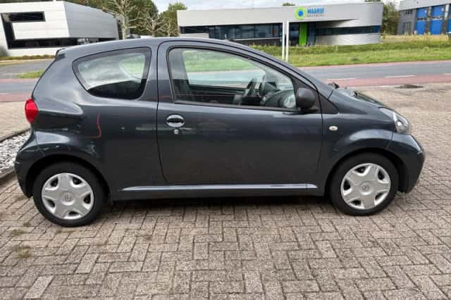 Toyota Aygo (2007) thumbnail 4
