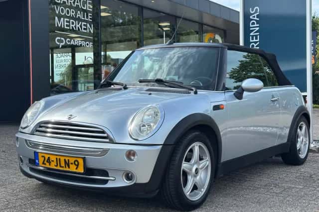 MINI Cabrio (2005) thumbnail 1