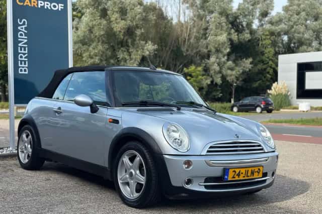 MINI Cabrio (2005) thumbnail 5