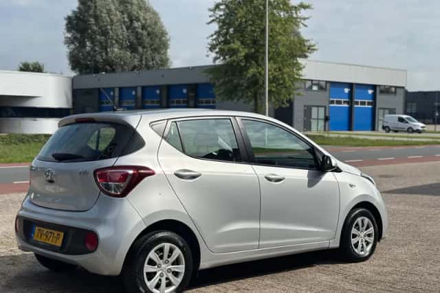 Hyundai i10 (2019) thumbnail 2