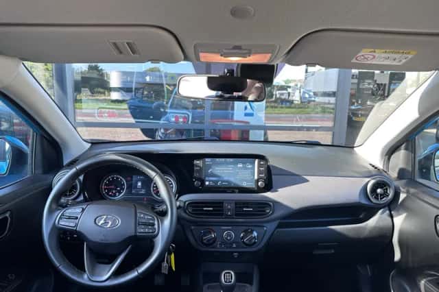 Hyundai i10 (2021) thumbnail 3
