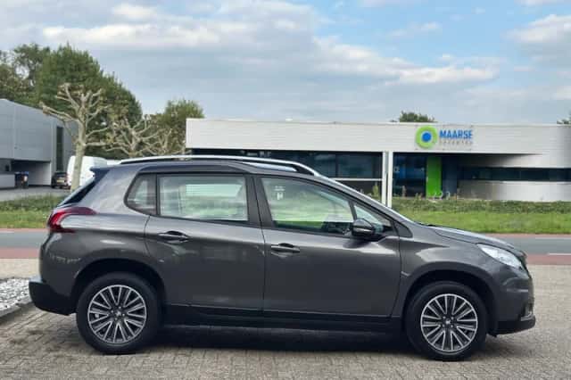 Peugeot 2008 (2017) thumbnail 3