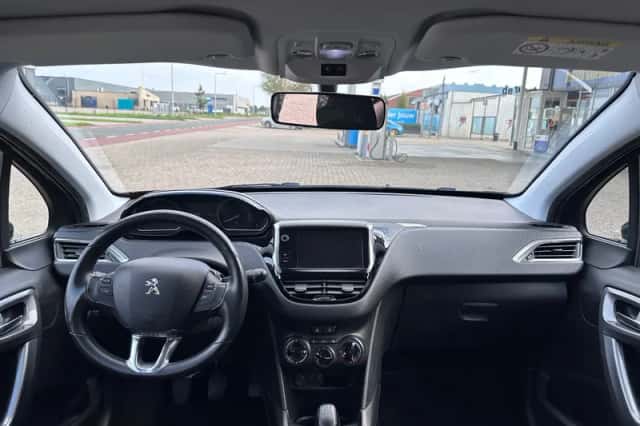 Peugeot 2008 (2017) thumbnail 4