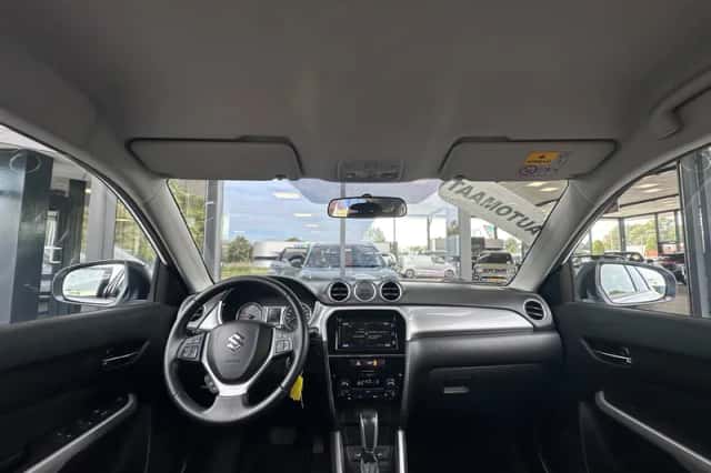 Suzuki Vitara (2017) thumbnail 3