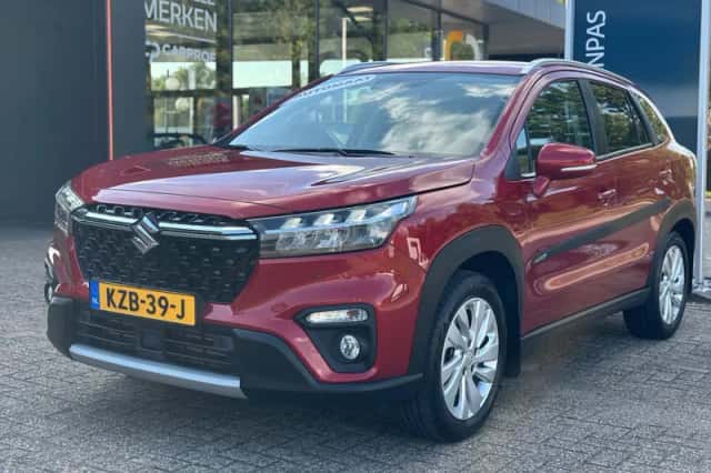 Suzuki S-Cross (2022) thumbnail 1