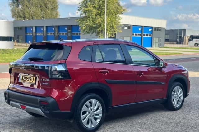 Suzuki S-Cross (2022) thumbnail 2
