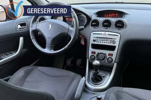 Peugeot 308 (2009) thumbnail 2