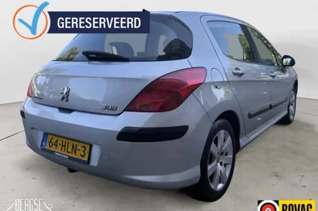 Peugeot 308 (2009) thumbnail 3