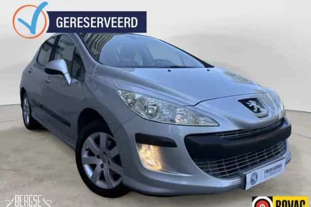 Peugeot 308 (2009) thumbnail 4
