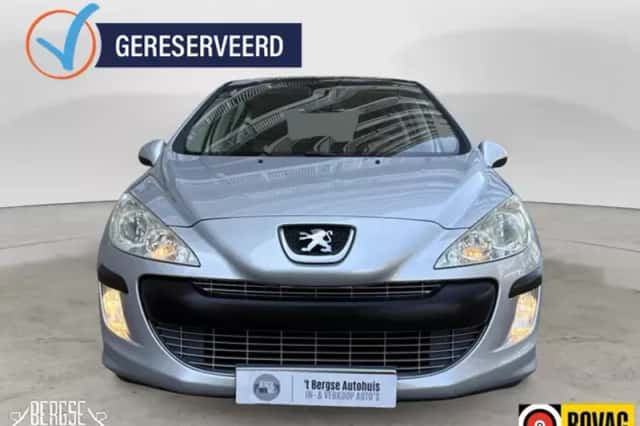 Peugeot 308 (2009) thumbnail 5