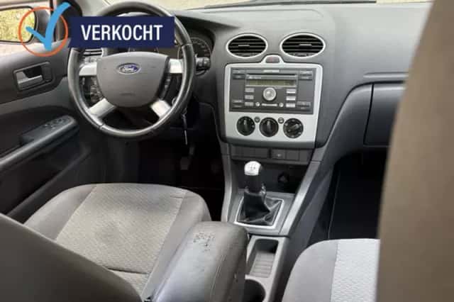 Ford Focus (2006) thumbnail 2