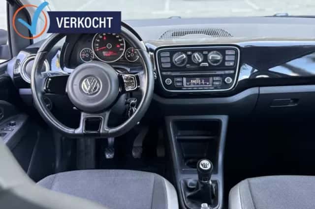 Volkswagen Up! (2012) thumbnail 2