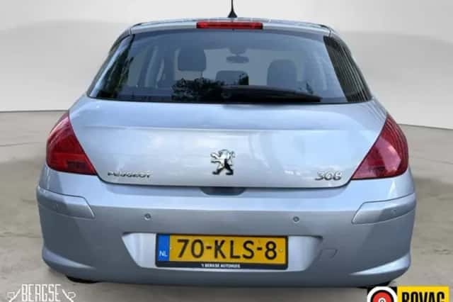 Peugeot 308 (2010) thumbnail 6