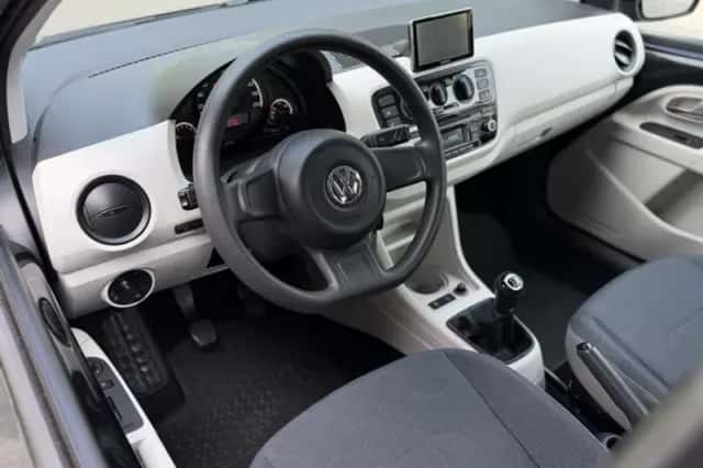 Volkswagen Up! (2014) thumbnail 2