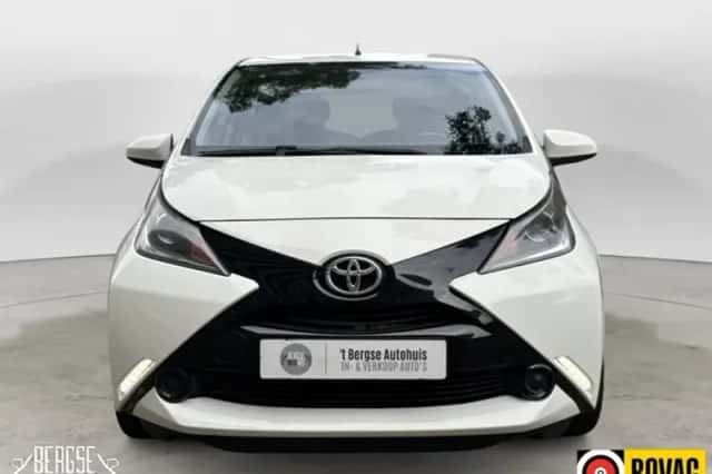 Toyota Aygo (2015) thumbnail 5