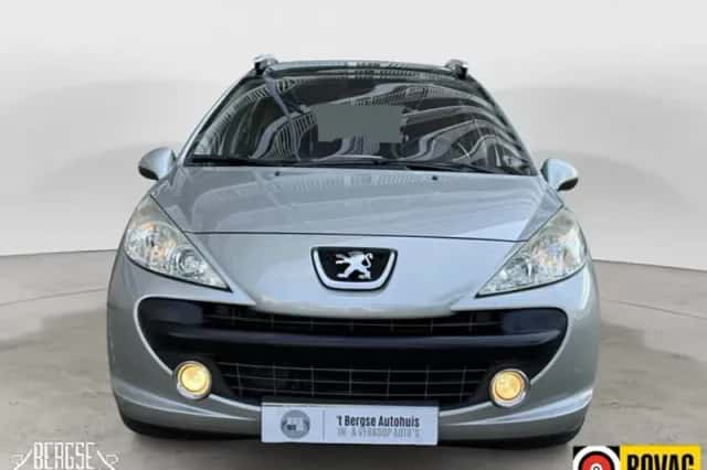 Peugeot 207 (2008) thumbnail 5
