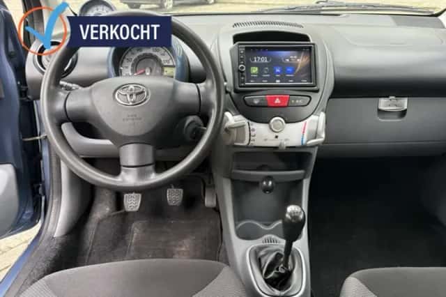 Toyota Aygo (2009) thumbnail 2