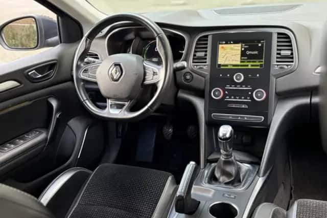 Renault Mégane (2018) thumbnail 2