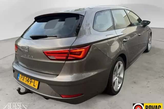 SEAT Leon (2017) thumbnail 3