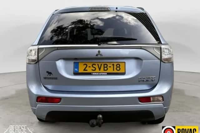 Mitsubishi Outlander (2013) thumbnail 6