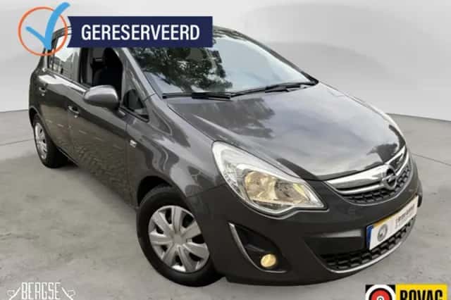 Opel Corsa (2011) thumbnail 4