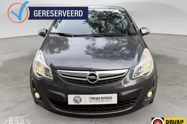 Opel Corsa (2011) thumbnail 5