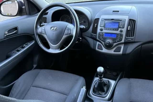 Hyundai i30 (2010) thumbnail 2