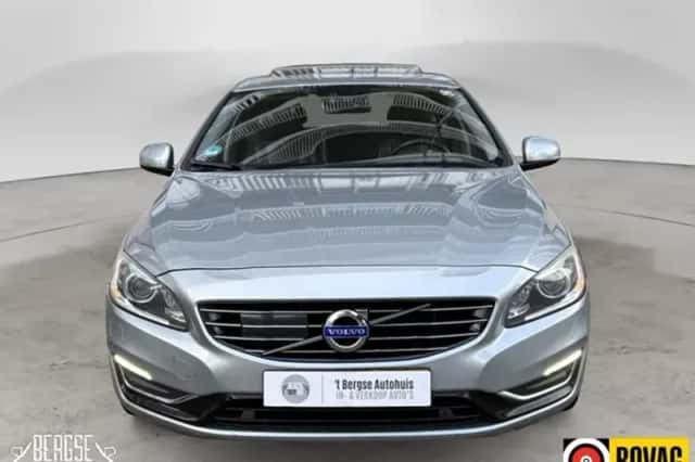 Volvo V60 (2013) thumbnail 4