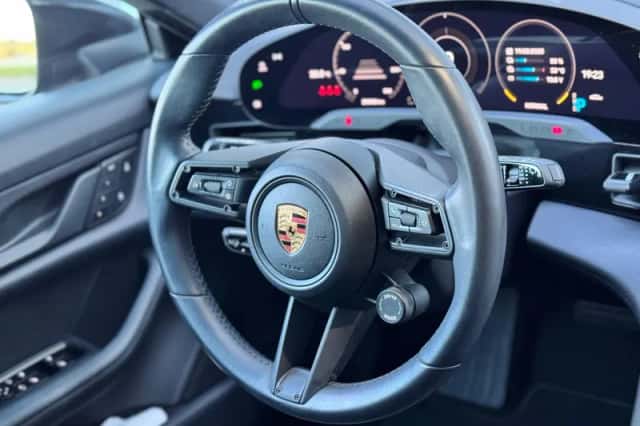 Porsche Taycan Cross Turismo (2023) thumbnail 5