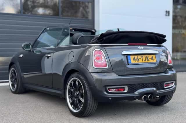 MINI Cabrio (2012) thumbnail 2