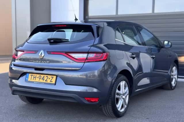 Renault Mégane (2018) thumbnail 4