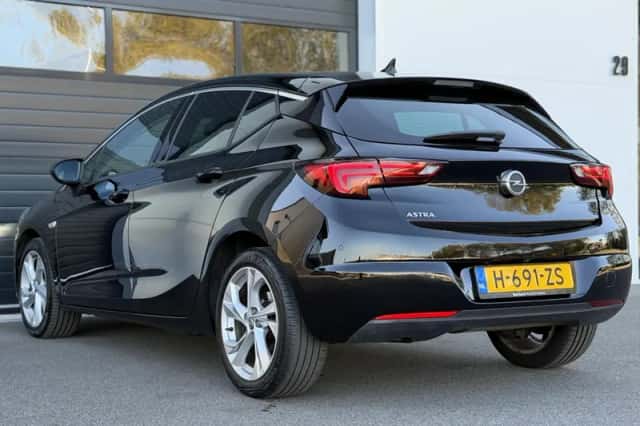 Opel Astra (2020) thumbnail 2