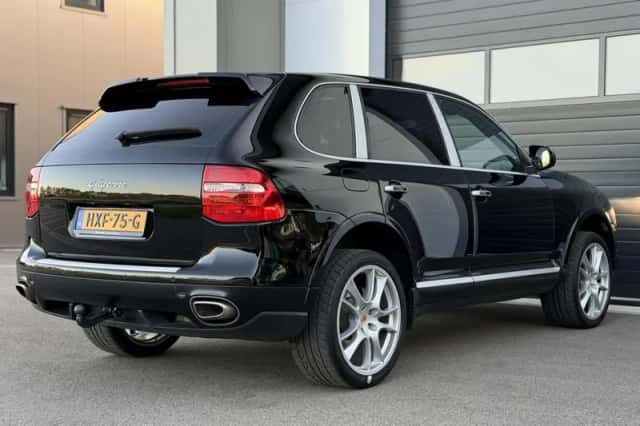 Porsche Cayenne (2008) thumbnail 4