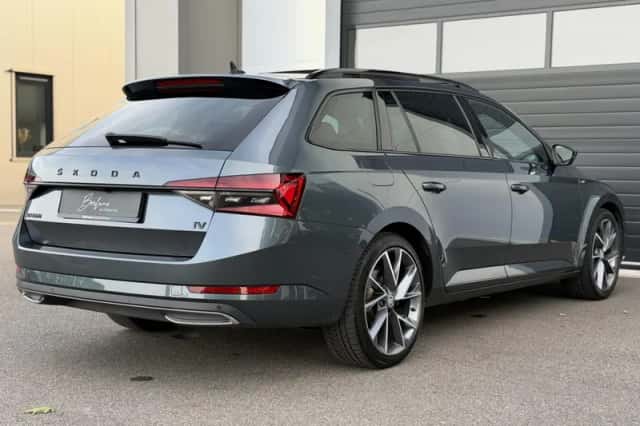 Škoda Superb (2020) thumbnail 4