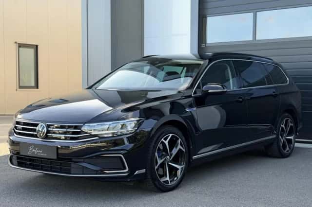 Volkswagen Passat (2020) thumbnail 3