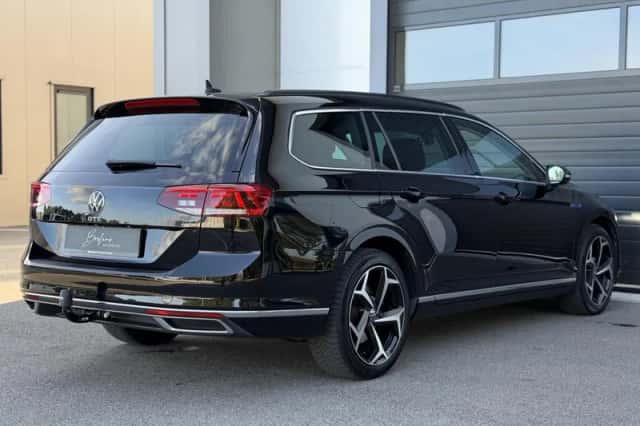 Volkswagen Passat (2020) thumbnail 4