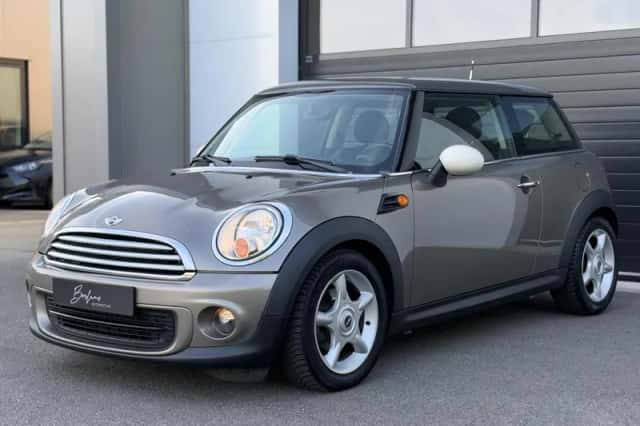 MINI Cooper (2012) thumbnail 3