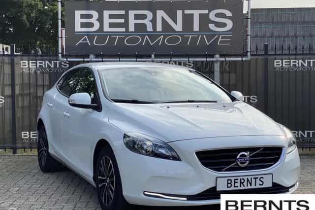 Volvo V40 (2016) thumbnail 3