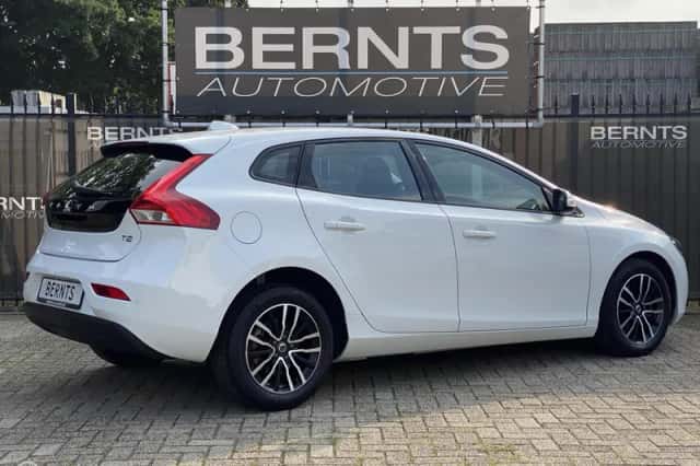 Volvo V40 (2016) thumbnail 6