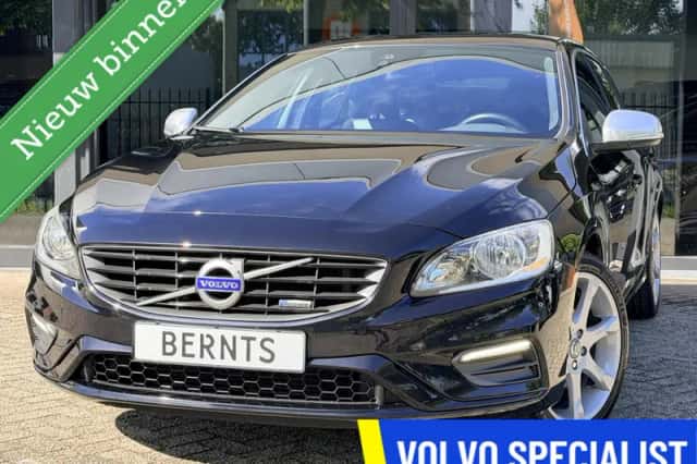 Volvo V60 (2014) thumbnail 1