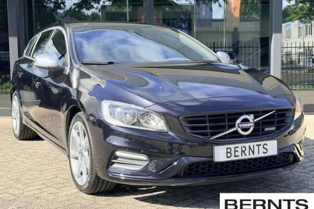 Volvo V60 (2014) thumbnail 3