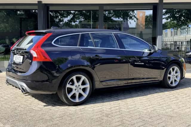 Volvo V60 (2014) thumbnail 6