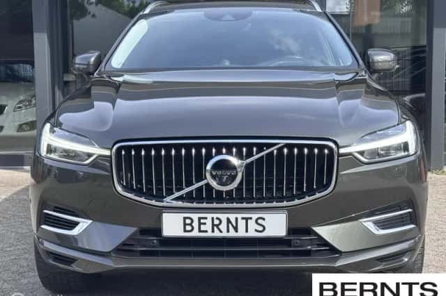 Volvo XC60 (2018) thumbnail 2