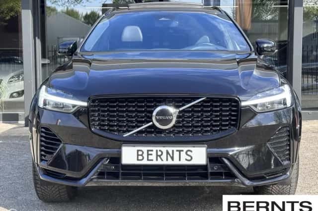 Volvo XC60 (2022) thumbnail 2