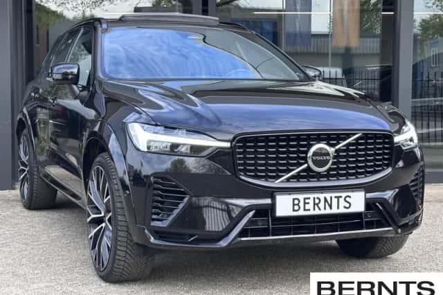 Volvo XC60 (2022) thumbnail 3